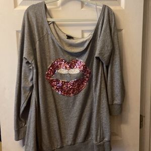 TORRID Sequin LIPS Tee TOP SHIRT ~ Size 4 / 4X / 26